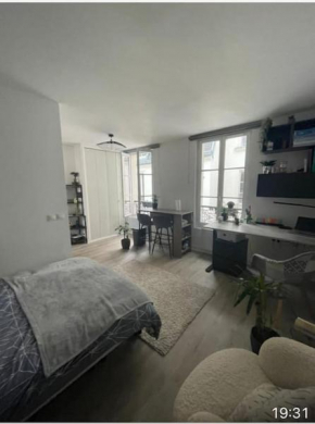 Joli studio Batignolles Paris